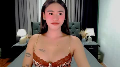 jhuliana_and_charles_room online show from 05/19/26, 11:33