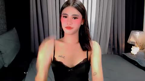 julie online show from 10/06/25, 02:09