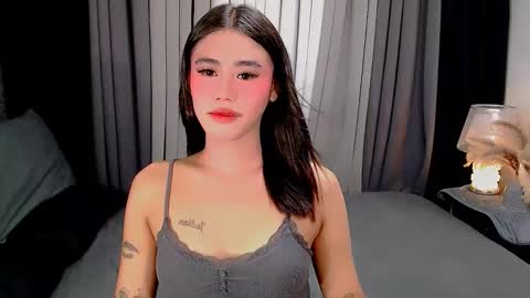 Snapshot of jhulianagrey chatting on 11/08/25, 02:23 julie online show from 11/08/25, 02:23