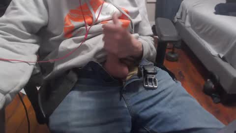 Snapshot of jhypelvx chatting on 12/13/24, 04:22 jay online show from 12/13/24, 04:22