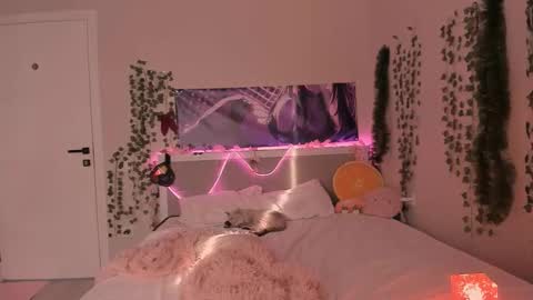 yuna online show from 12/05/25, 04:21