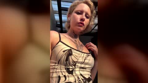 jigglipuff_ online show from 02/10/26, 02:37