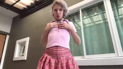 jigglipuff_ online show from 03/01/26, 01:40