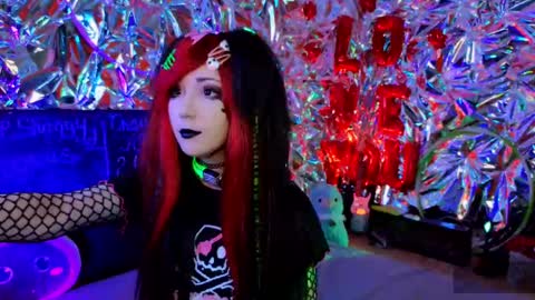 Snapshot of jiglipuf chatting on 02/22/25, 02:06 online show from 02/22/25, 02:06