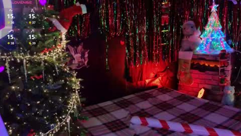 Snapshot of jiglipuf chatting on 12/21/25, 01:02 online show from 12/21/25, 01:02