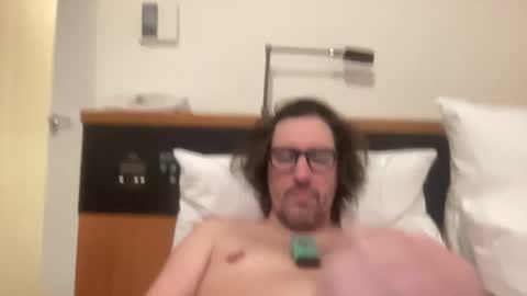 Snapshot of jimboo400 chatting on 01/23/25, 04:26 jimboo400 online show from 01/23/25, 04:26