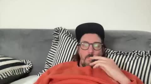 Snapshot of jimboo400 chatting on 09/25/25, 11:25 jimboo400 online show from 09/25/25, 11:25