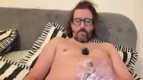 Snapshot of jimboo400 chatting on 10/25/25, 11:29 jimboo400 online show from 10/25/25, 11:29