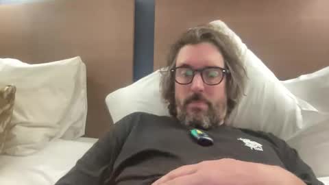 Snapshot of jimboo400 chatting on 10/29/25, 08:32 jimboo400 online show from 10/29/25, 08:32