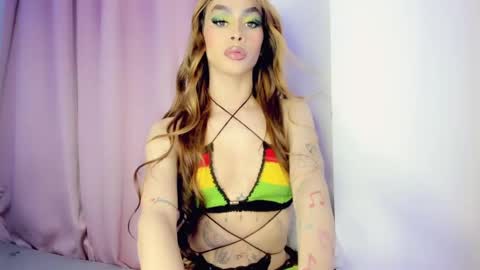 Snapshot of jimenna__ chatting on 02/17/25, 06:20 jimenna online show from 02/17/25, 06:20