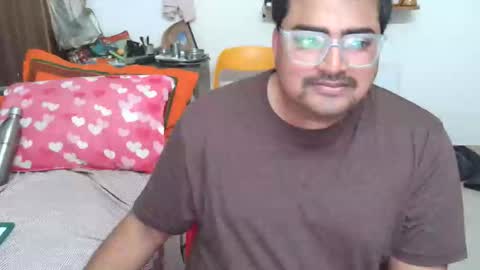 Snapshot of jimmy2119 chatting on 10/18/25, 08:31 ASK online show from 10/18/25, 08:31