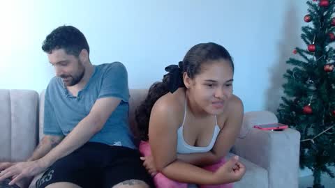 Snapshot of jimmyandisabel chatting on 12/16/24, 02:38 jimmyandisabel online show from 12/16/24, 02:38