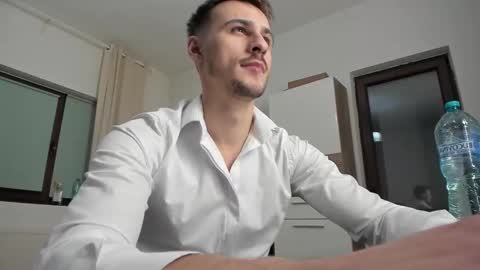 Snapshot of jimmys_style chatting on 10/17/25, 04:31 AlphaJimmy online show from 10/17/25, 04:31