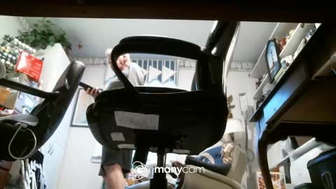 Snapshot of jimsundies chatting on 12/24/24, 01:50 jimwellhung online show from 12/24/24, 01:50