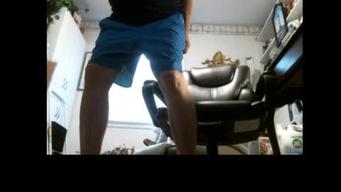 Snapshot of jimsundies chatting on 02/06/25, 02:37 jimwellhung online show from 02/06/25, 02:37
