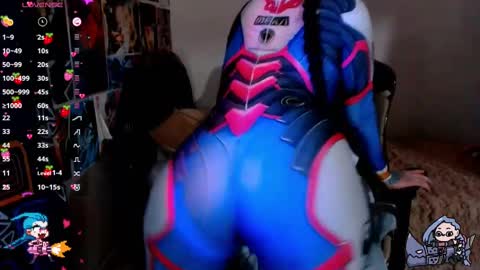 Snapshot of jinx_25 chatting on 03/05/25, 08:21 Jinx online show from 03/05/25, 08:21