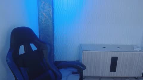 Snapshot of jinx_candy chatting on 01/16/26, 05:22 JINX CANDY online show from 01/16/26, 05:22