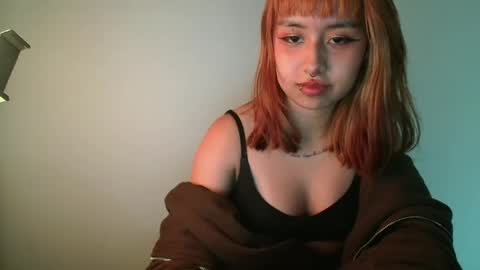 Snapshot of jinxxx_08 chatting on 11/27/25, 05:20 Minaa online show from 11/27/25, 05:20