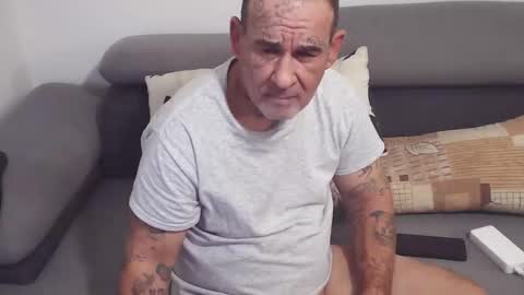 Snapshot of jirkasoukr chatting on 11/27/25, 01:35 jirkasoukr online show from 11/27/25, 01:35