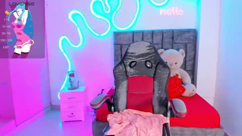 kim online show from 11/06/25, 02:07