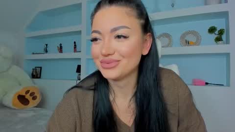 Juliee online show from 11/05/25, 07:58