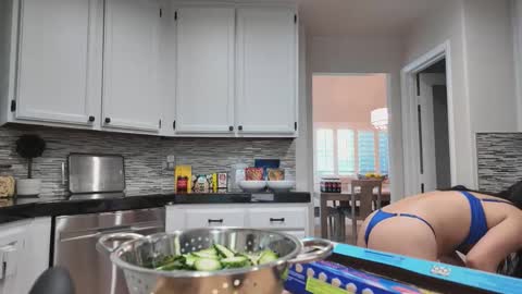 Snapshot of jiwon4u chatting on 09/14/25, 12:43 Jiwon online show from 09/14/25, 12:43