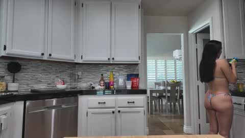 Snapshot of jiwon4u chatting on 10/18/25, 07:03 Jiwon online show from 10/18/25, 07:03