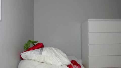 Snapshot of jiwooe chatting on 12/14/25, 11:53 Jiwoo online show from 12/14/25, 11:53