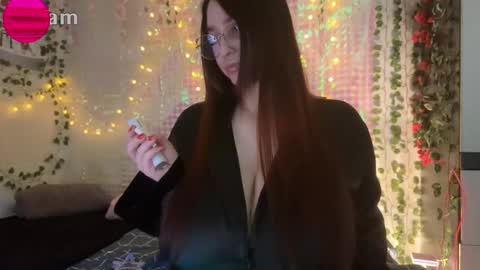 Snapshot of jiyonaa chatting on 09/11/25, 01:11 Ister online show from 09/11/25, 01:11