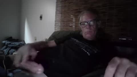 Snapshot of jizzmitten5 chatting on 09/19/25, 02:02 jizzmitten5 online show from 09/19/25, 02:02