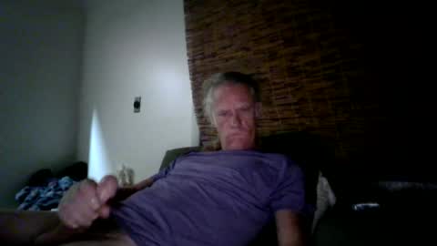 Snapshot of jizzmitten5 chatting on 06/22/26, 06:21 jizzmitten5 online show from 06/22/26, 06:21