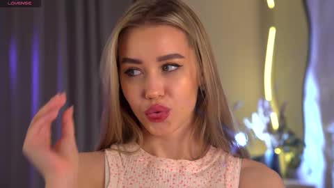 Jenny online show from 11/19/25, 08:14