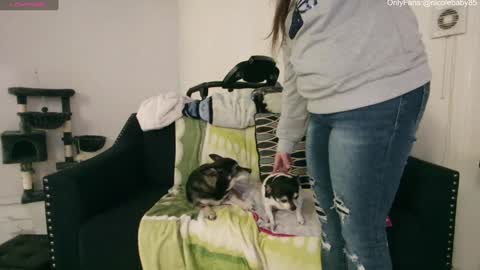 Snapshot of jjjust4fun1985 chatting on 12/15/24, 02:30 Nicole  Allen online show from 12/15/24, 02:30