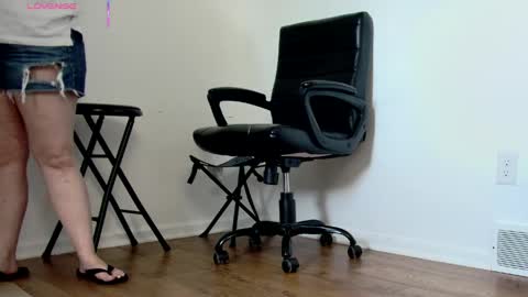 Nicole  Allen online show from 05/04/26, 10:28