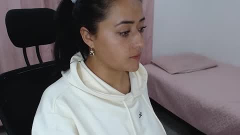 Julieta online show from 02/20/25, 08:28