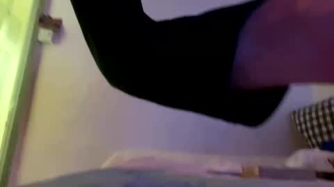 jlarks1 online show from 04/12/26, 10:48