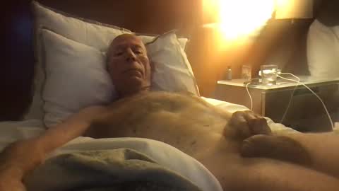 Snapshot of jlk7777 chatting on 03/12/25, 01:19 jlk7777 online show from 03/12/25, 01:19