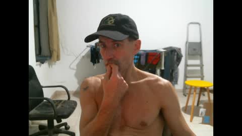 Snapshot of jlmbud chatting on 01/01/25, 12:00 jlmbud online show from 01/01/25, 12:00