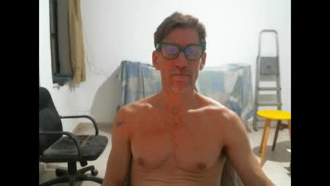 Snapshot of jlmbud chatting on 01/05/25, 12:31 jlmbud online show from 01/05/25, 12:31