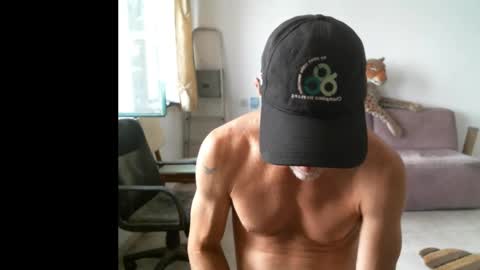 Snapshot of jlmbud chatting on 09/20/25, 01:01 jlmbud online show from 09/20/25, 01:01