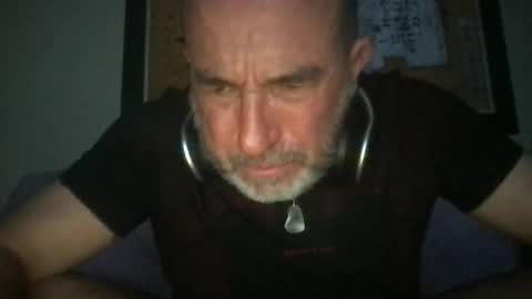 Snapshot of jmombombero63 chatting on 11/18/25, 01:11 jmombombero63 online show from 11/18/25, 01:11