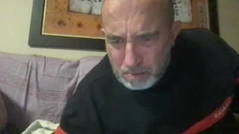 Snapshot of jmombombero63 chatting on 12/04/25, 02:54 jmombombero63 online show from 12/04/25, 02:54