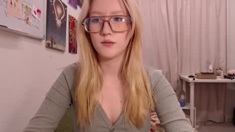 Snapshot of joan_kiss chatting on 09/08/25, 03:22 joan_kiss online show from 09/08/25, 03:22