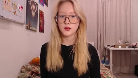 Snapshot of joan_kiss chatting on 09/10/25, 03:56 joan_kiss online show from 09/10/25, 03:56
