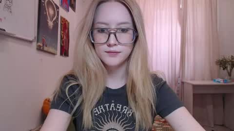 joan_kiss online show from 05/16/26, 09:50