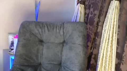 JOAN SAENZ online show from 10/31/25, 02:34