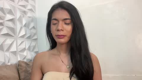 Snapshot of joanaemerald chatting on 03/04/25, 01:45 joana online show from 03/04/25, 01:45