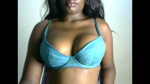 Snapshot of joankein_255 chatting on 02/01/25, 10:34 varl online show from 02/01/25, 10:34