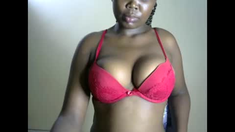 Snapshot of joankein_255 chatting on 02/15/25, 09:49 varl online show from 02/15/25, 09:49