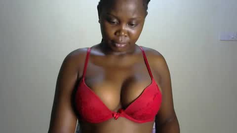 Snapshot of joankein_255 chatting on 02/19/25, 11:04 varl online show from 02/19/25, 11:04